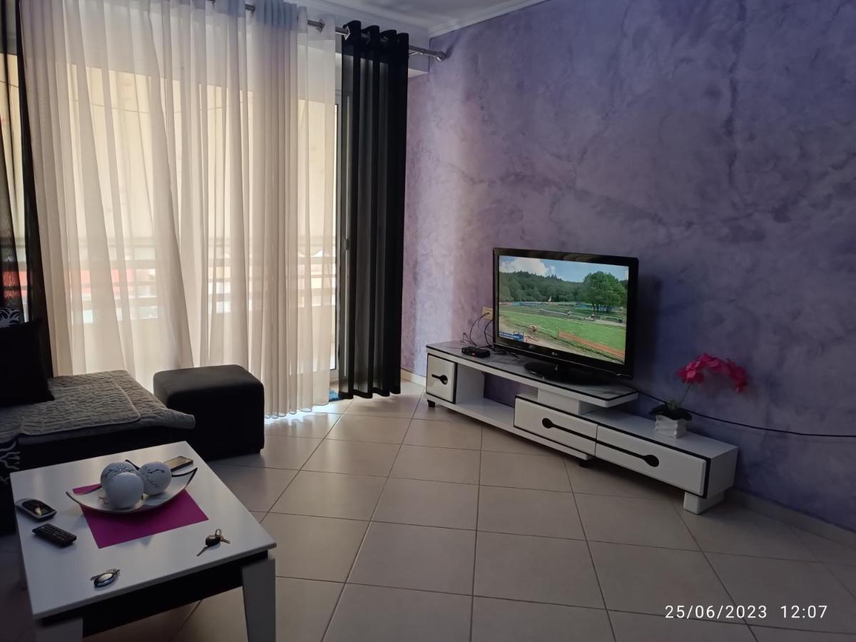 Marinela Apartment Sarandë エクステリア 写真
