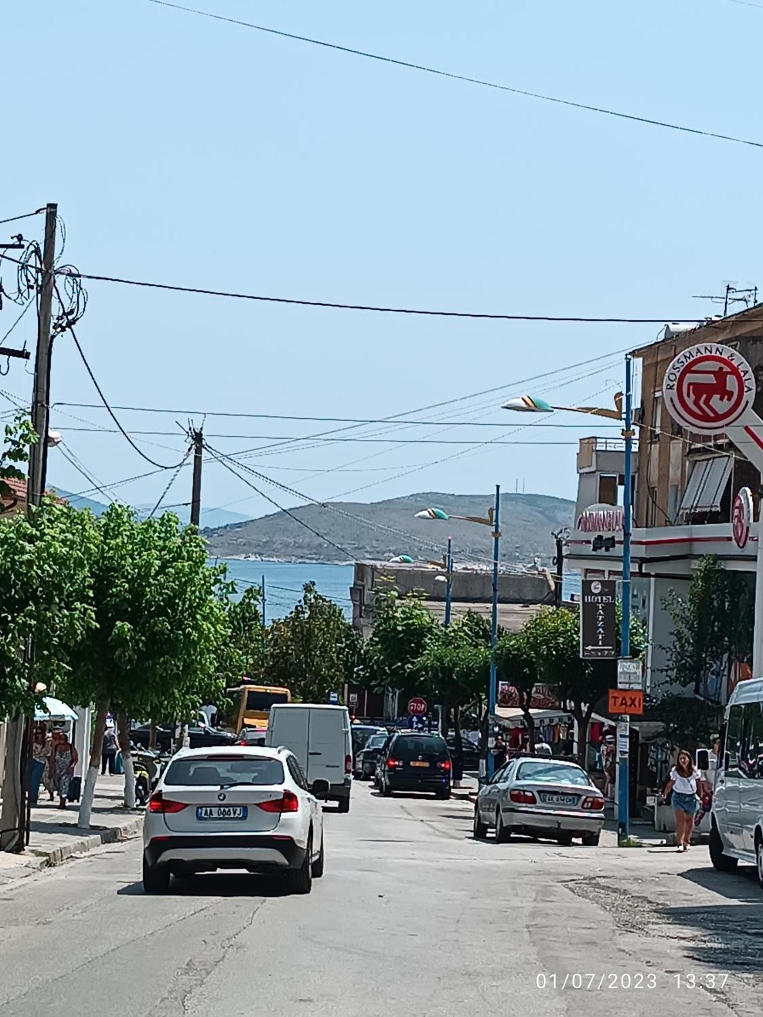 Marinela Apartment Sarandë エクステリア 写真