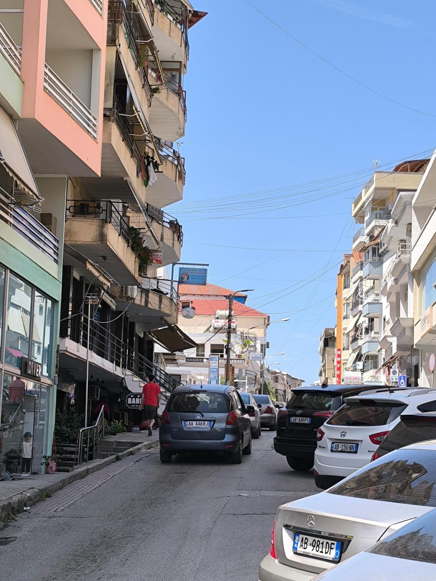 Marinela Apartment Sarandë エクステリア 写真