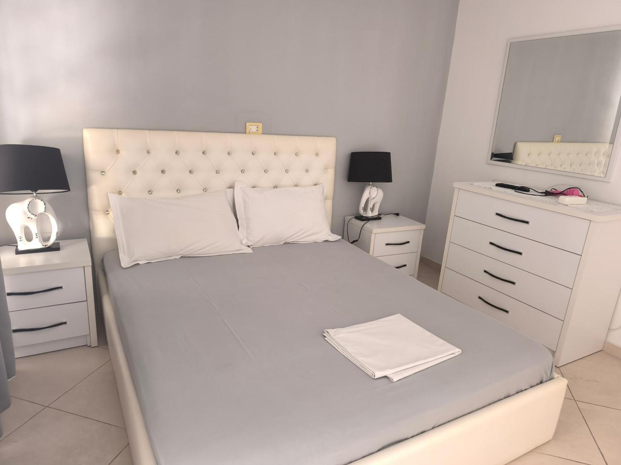 Marinela Apartment Sarandë エクステリア 写真