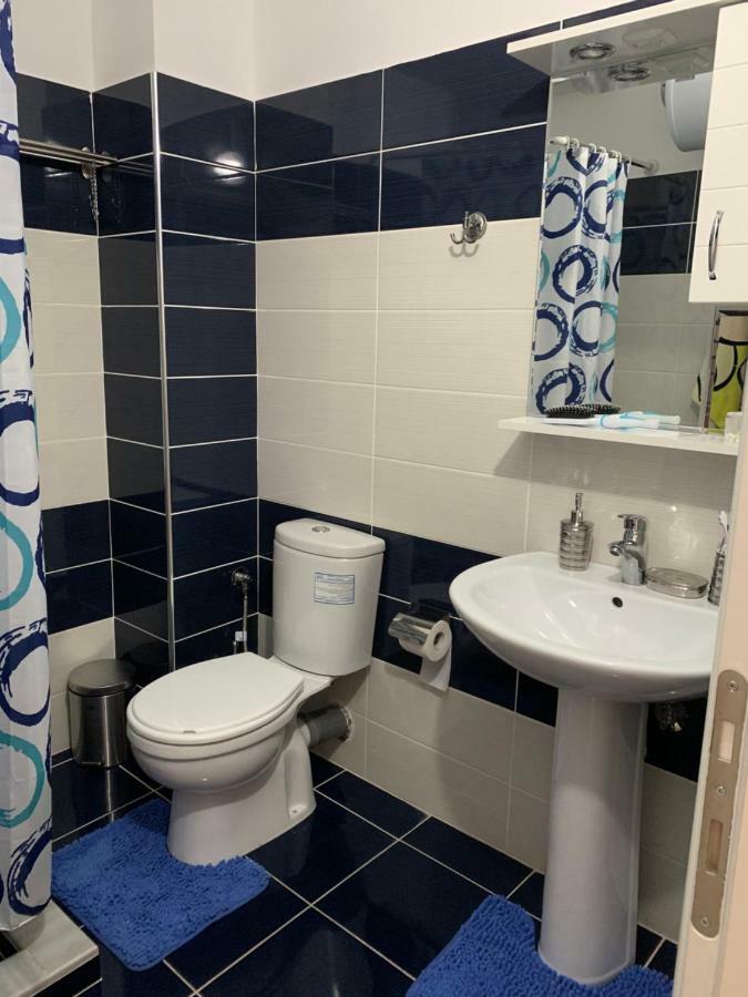 Marinela Apartment Sarandë エクステリア 写真
